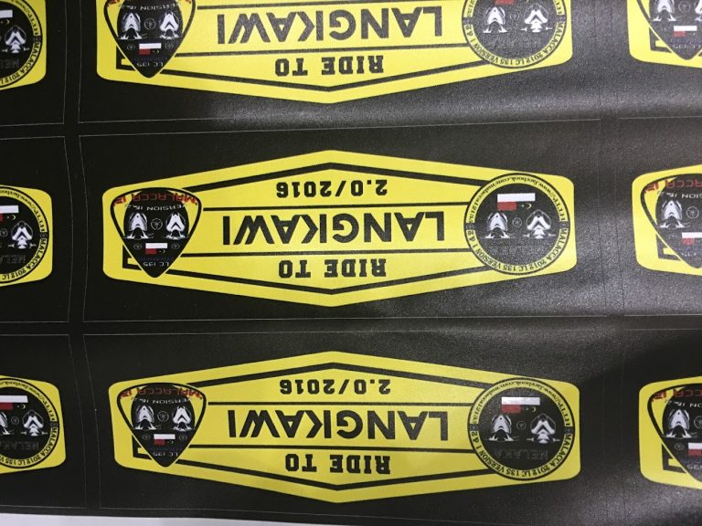 kedai printing melaka murah flyer sticker banner bunting banting kereta cermin bendera flag stand signboard papantanda signage bussinesscard kad kahwin nama namecard b 1 768x576